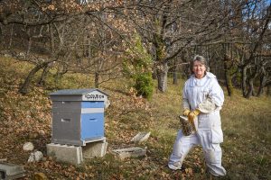 Image of Jean Gill and her beekeeping hobby