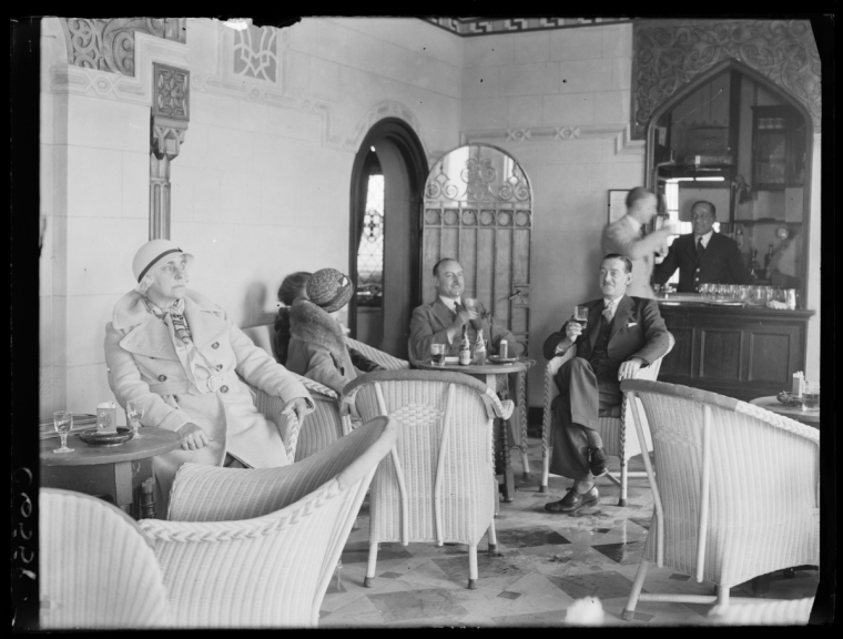 Image of people relaxing on board the Viceroy of India in 1933